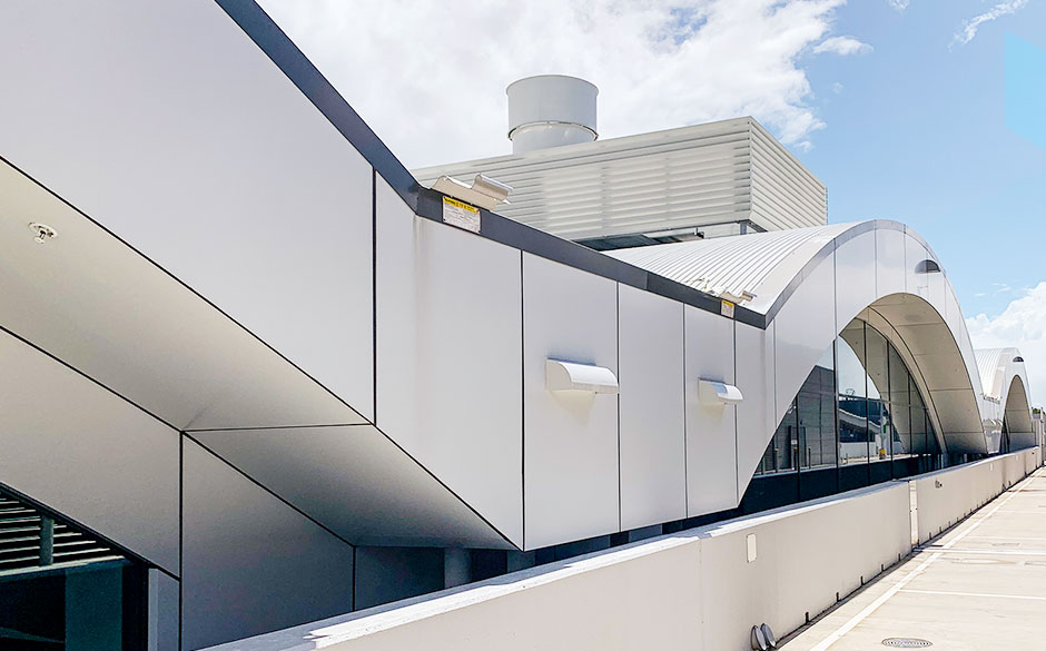 Safe exterior design for high-traffic buildings